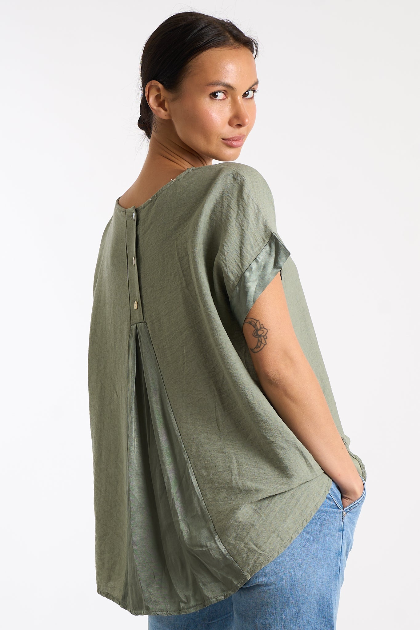 Maglia bottoni retro