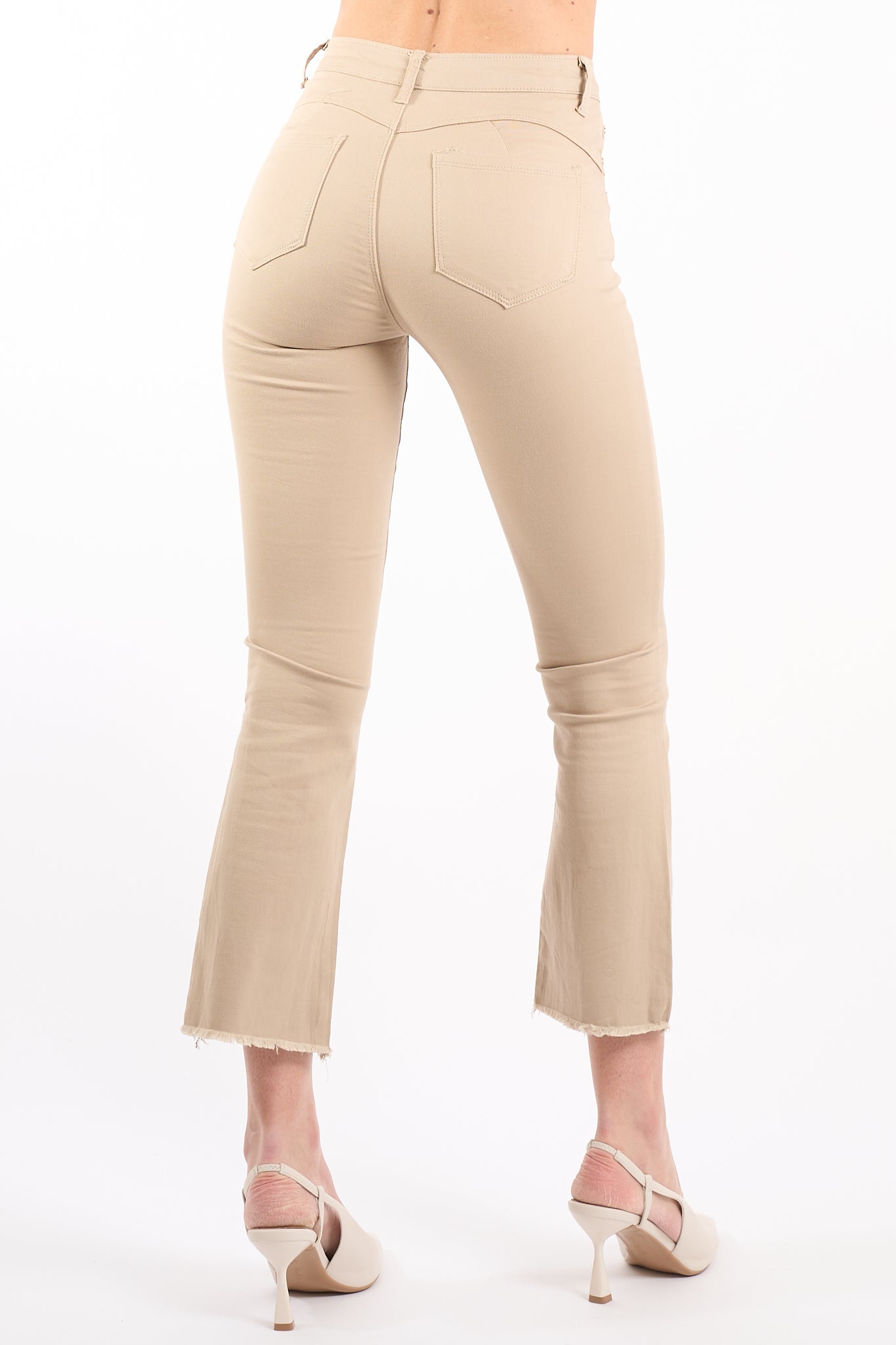 Pantalone trombetta sfrangiato