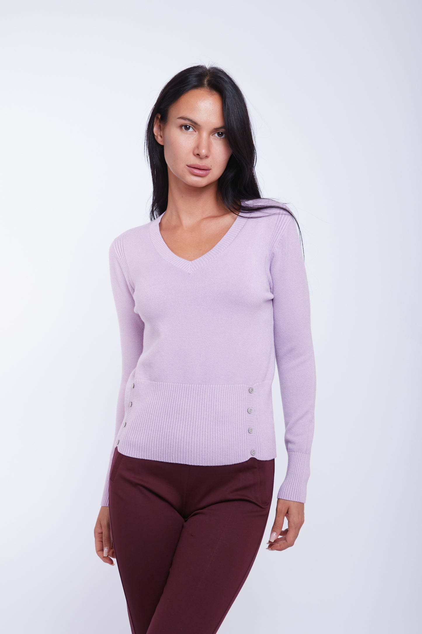 MAGLIA SCOLLO V CON BOTTONCINI