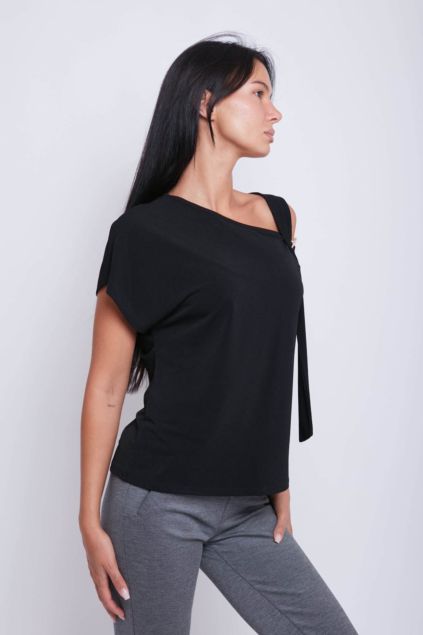 MAGLIA DETTAGLIO BOTTONE