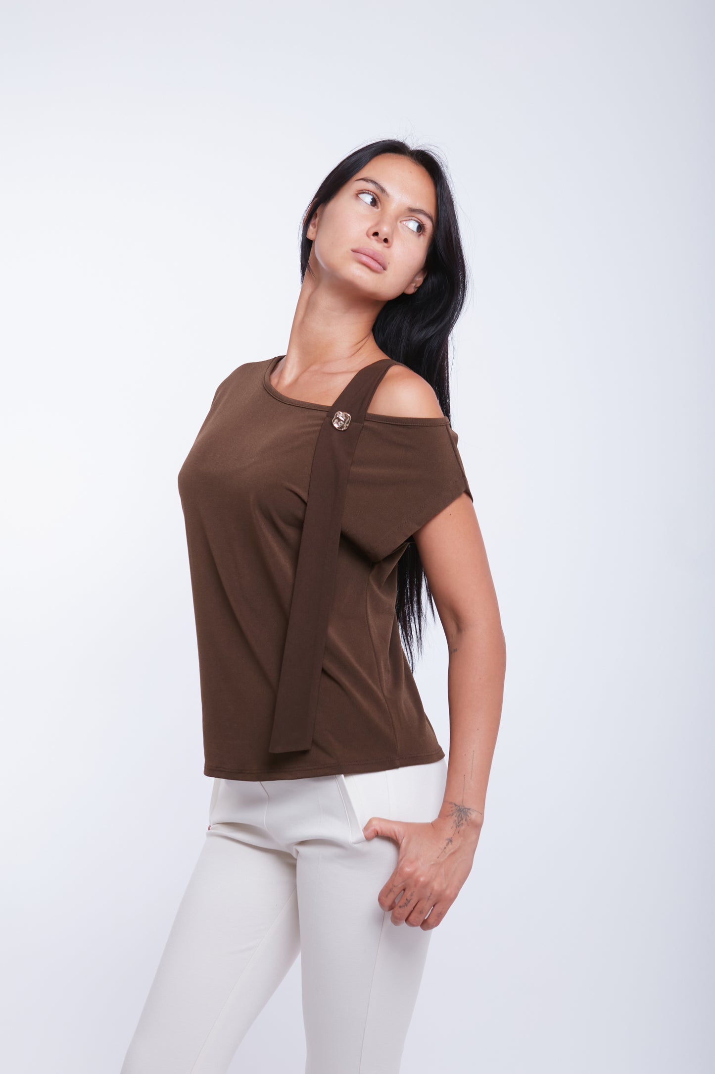 MAGLIA DETTAGLIO BOTTONE