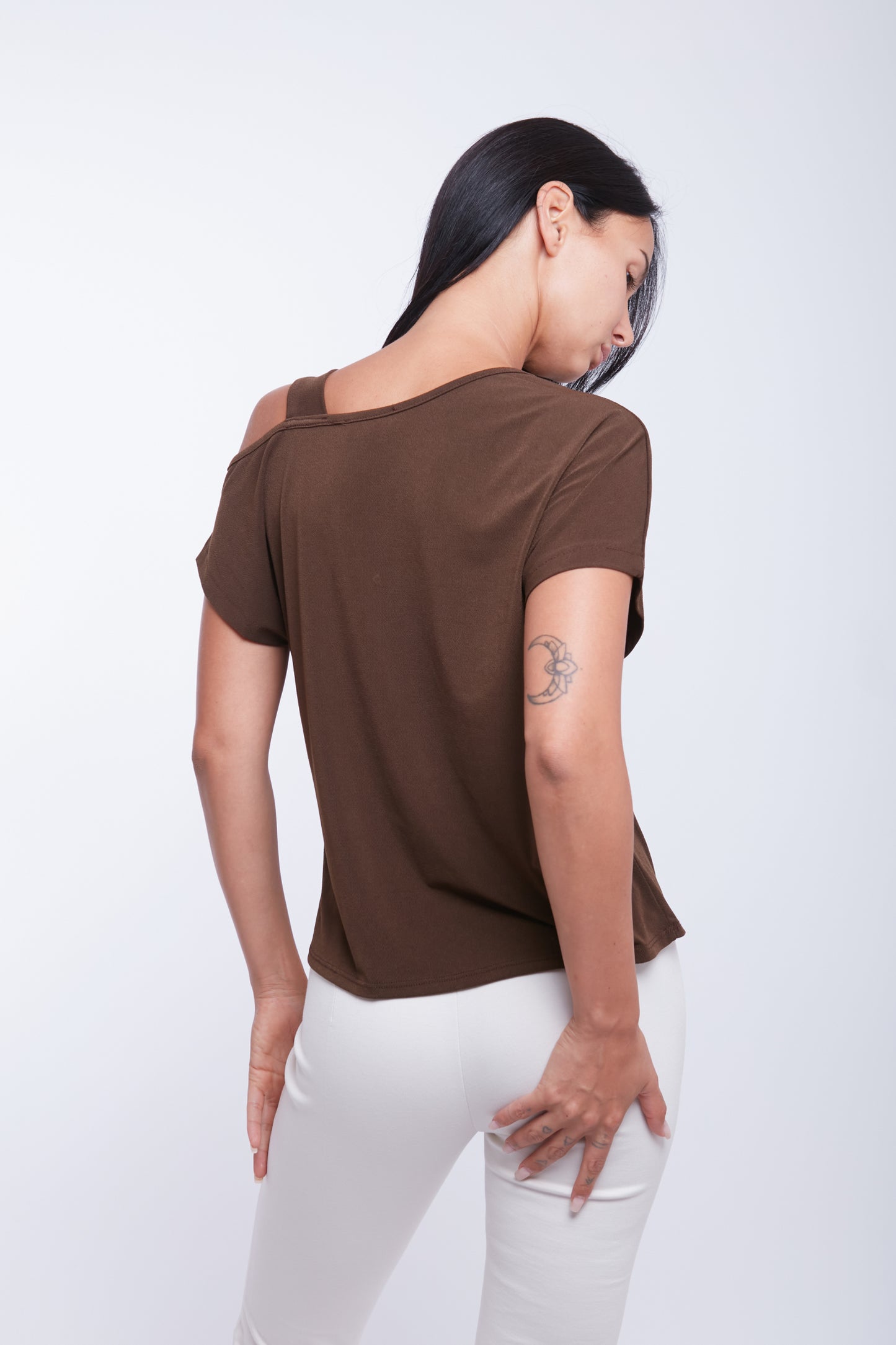 MAGLIA DETTAGLIO BOTTONE