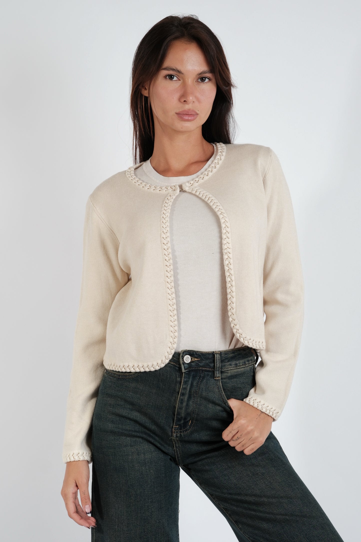 CARDIGAN CORTO CON BORDI TRECCE