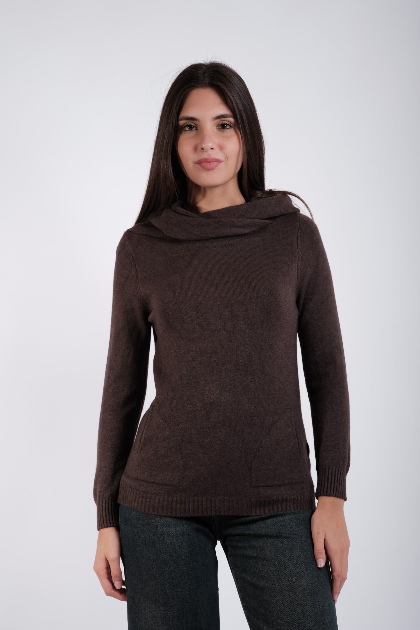 MAGLIA CON CAPPUCCIO