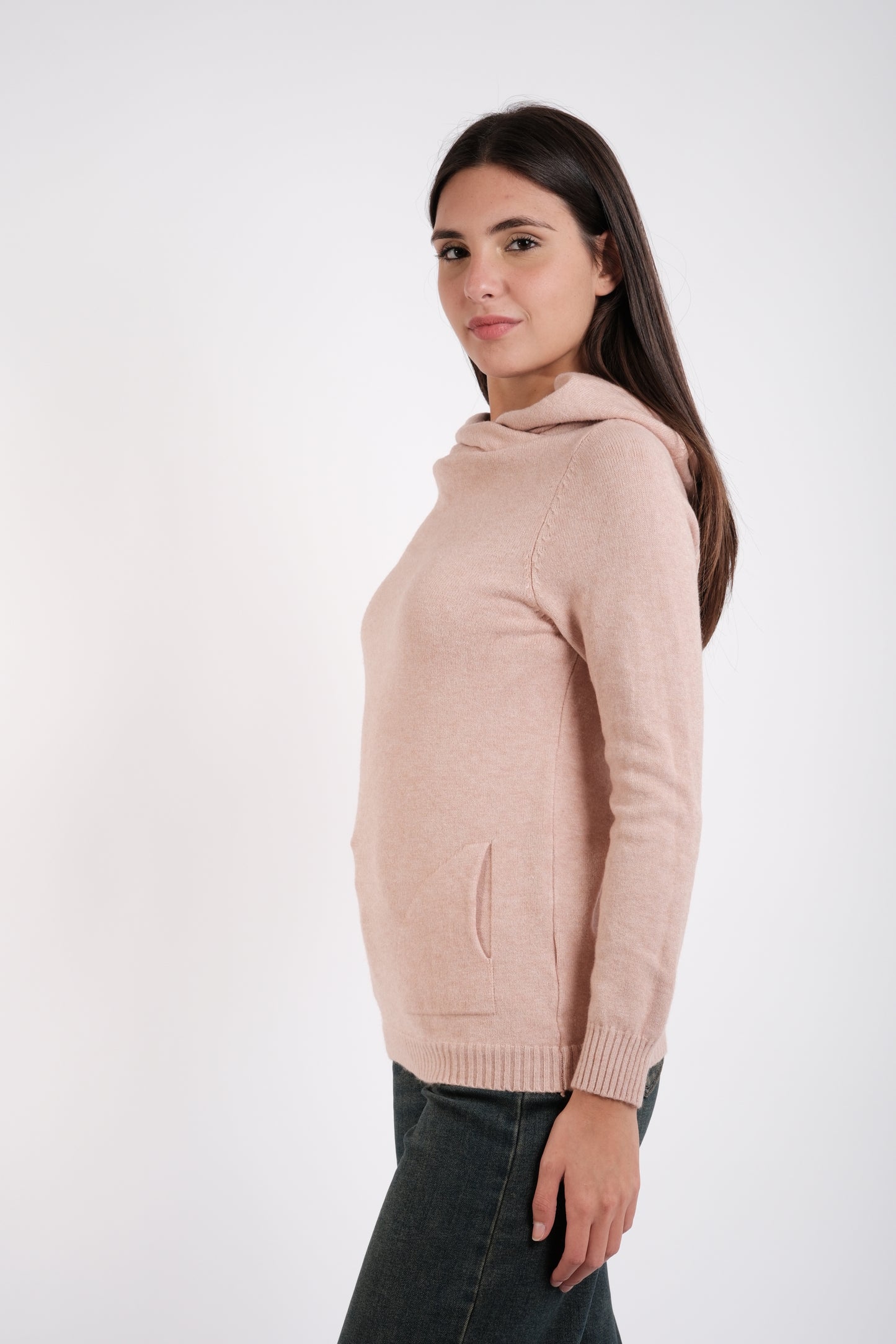 MAGLIA CON CAPPUCCIO