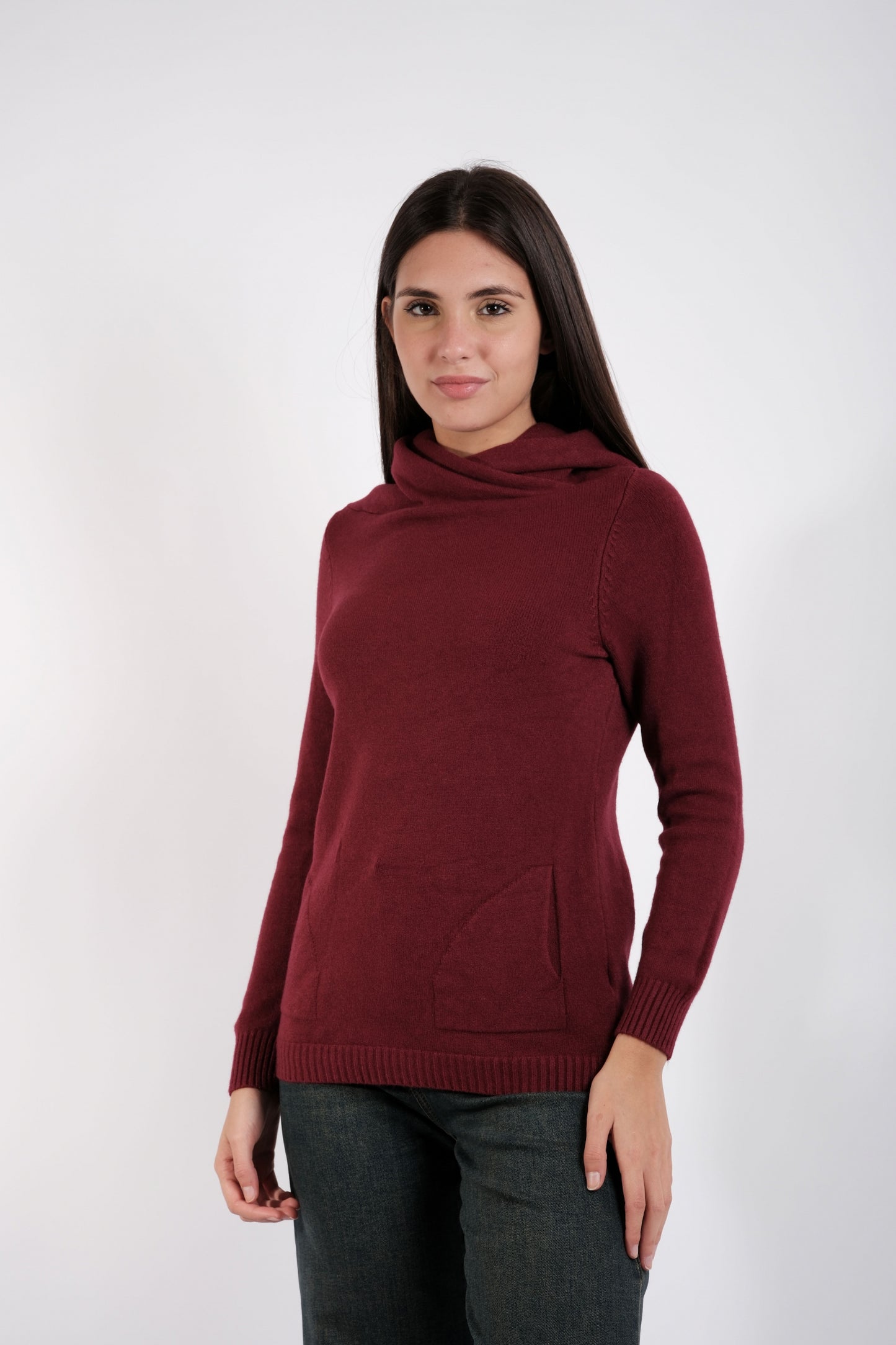 MAGLIA CON CAPPUCCIO